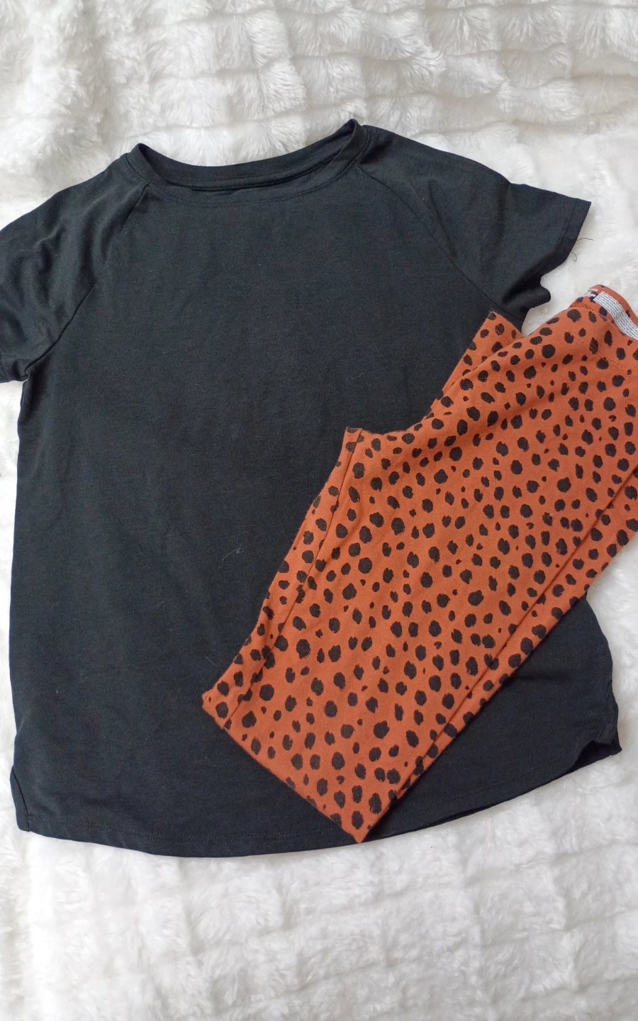 Girls Black T-Shirt and Cheetah Print Leggings Set