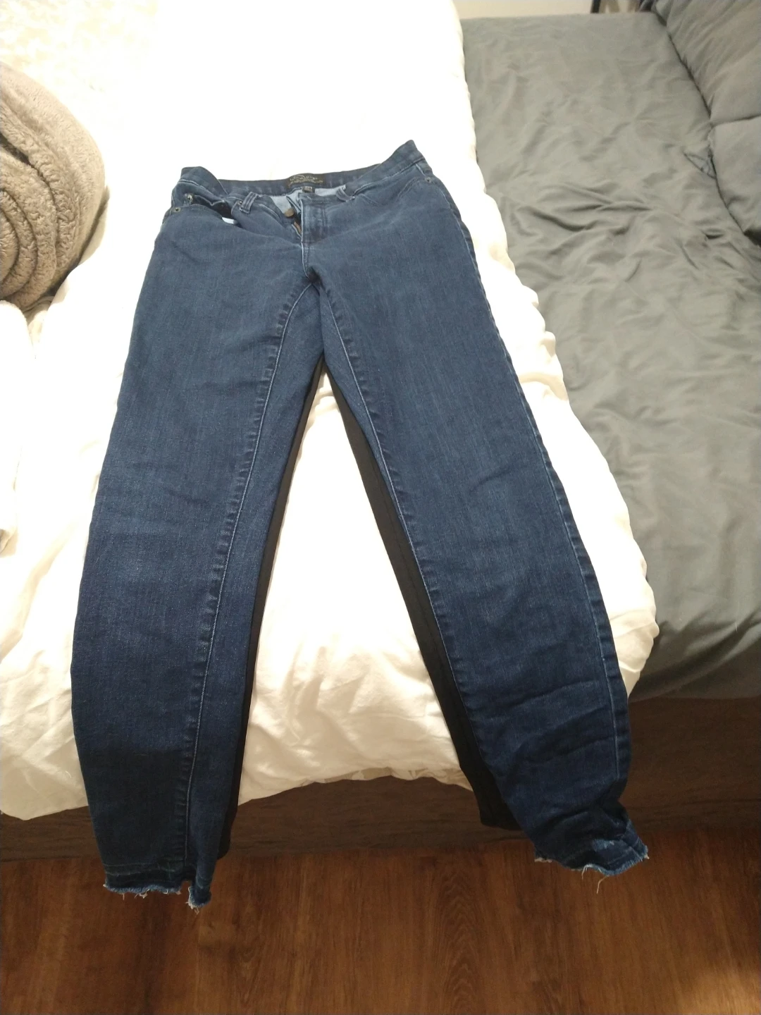 Levi's Women's Jeans and Black leggings - photo 2