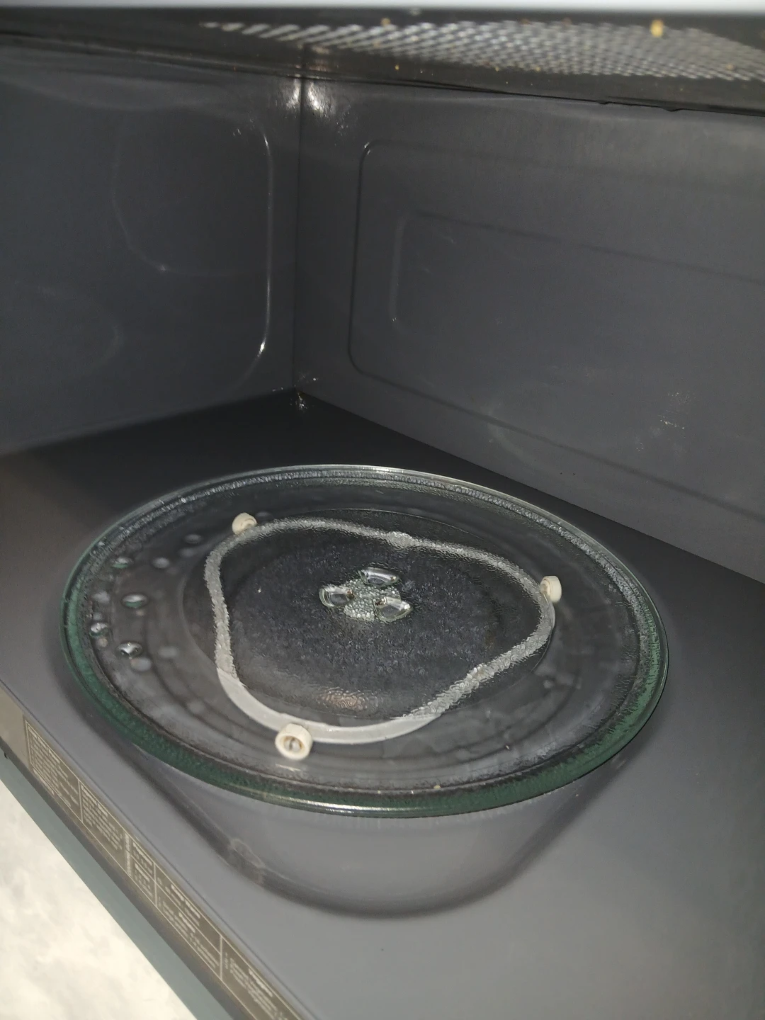 Whirlpool Over-the-Range Microwave - photo 4