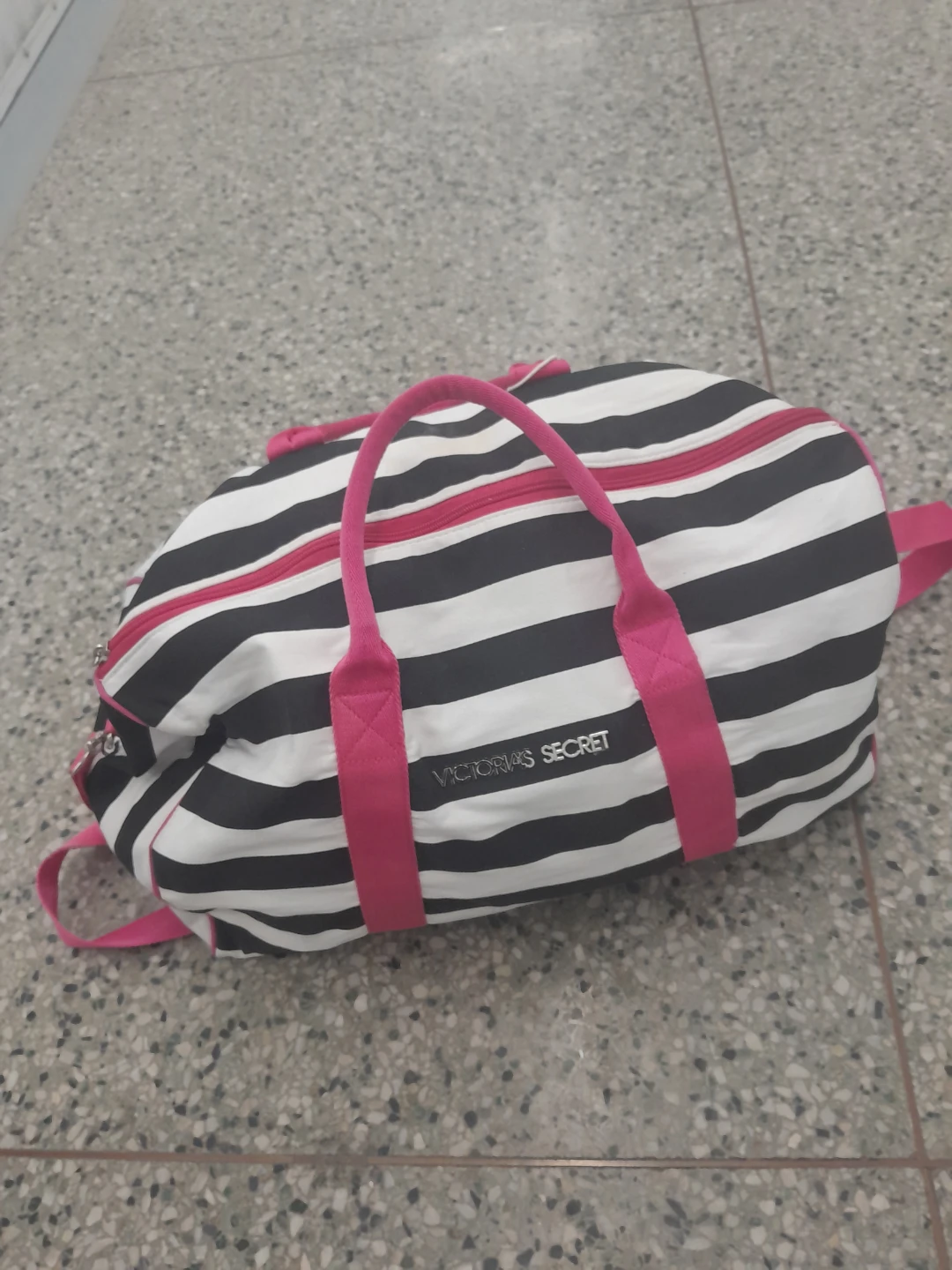 Victoria's Secret Striped Duffle Bag - photo 4