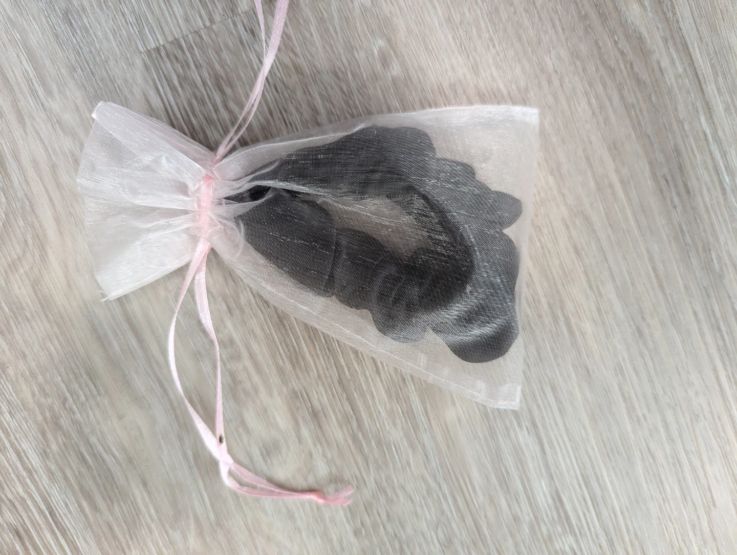 ⚽ Black Hair Ties in Organza Bag