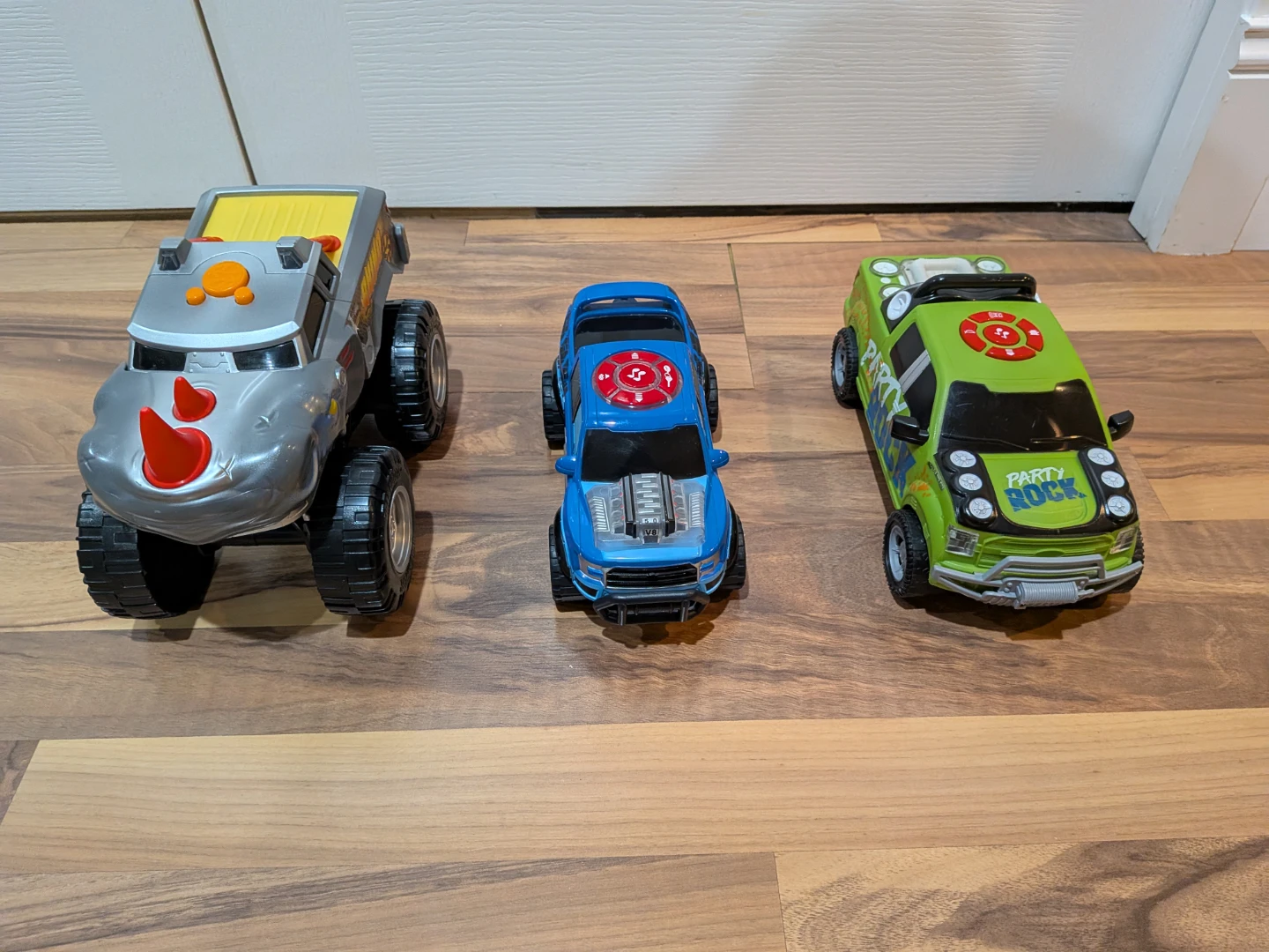 Light and Sounds Trucks Lot ⚽