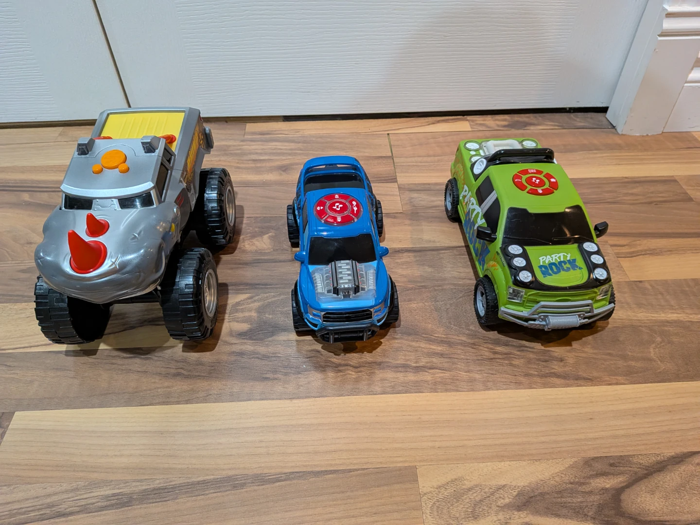 Light and Sounds Trucks Lot ⚽ - photo 2