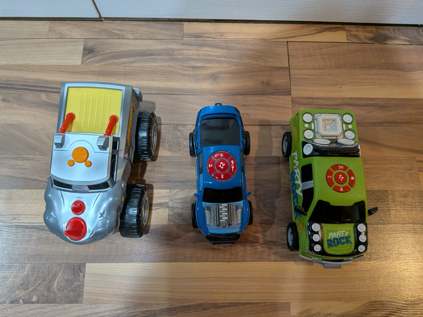 Light and Sounds Trucks Lot ⚽ - photo 3