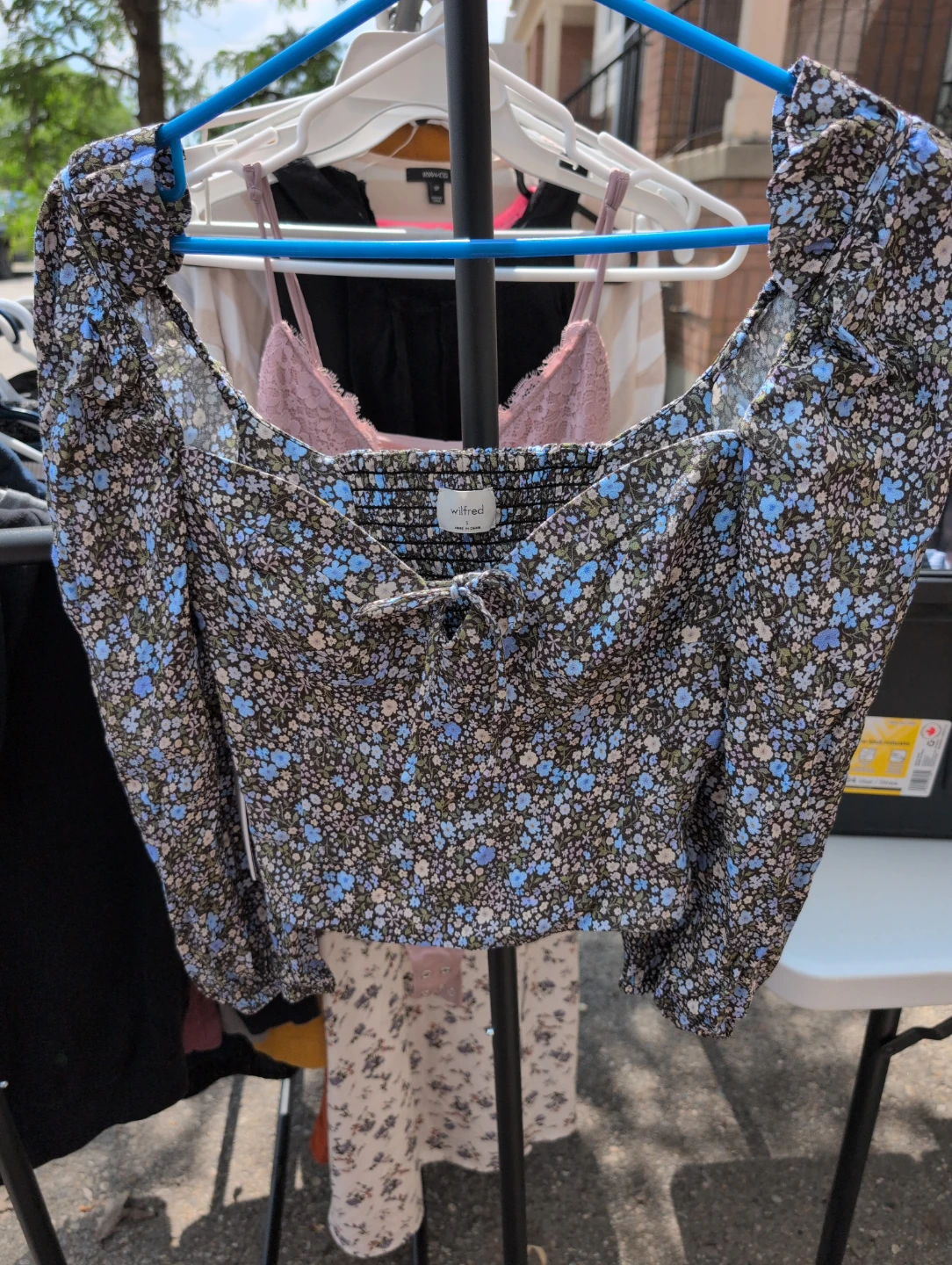 Wilfred Floral Puff Sleeve Top, size small, unworn and brand new