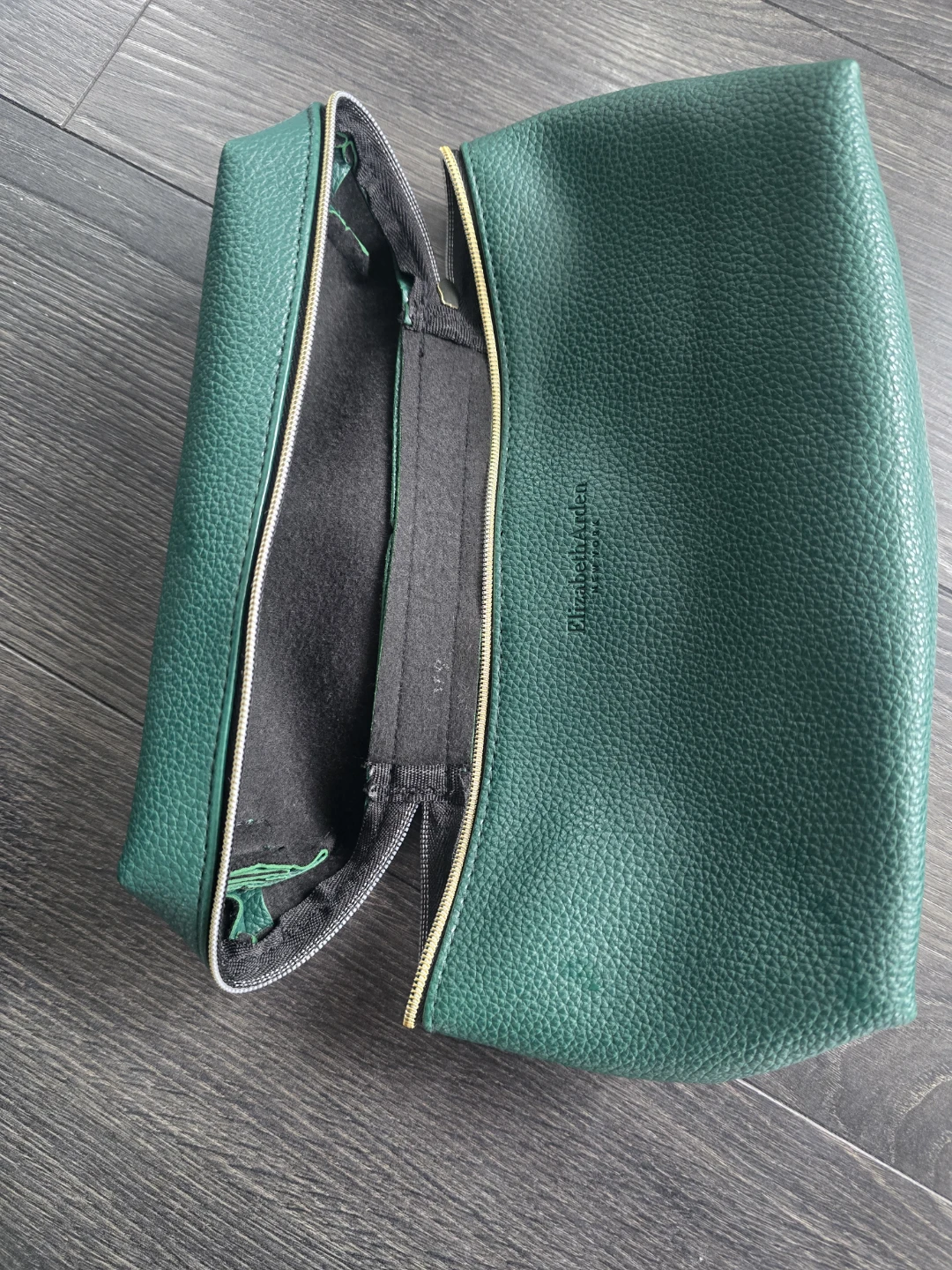 Elizabeth Arden Green Cosmetic Bag - photo 2