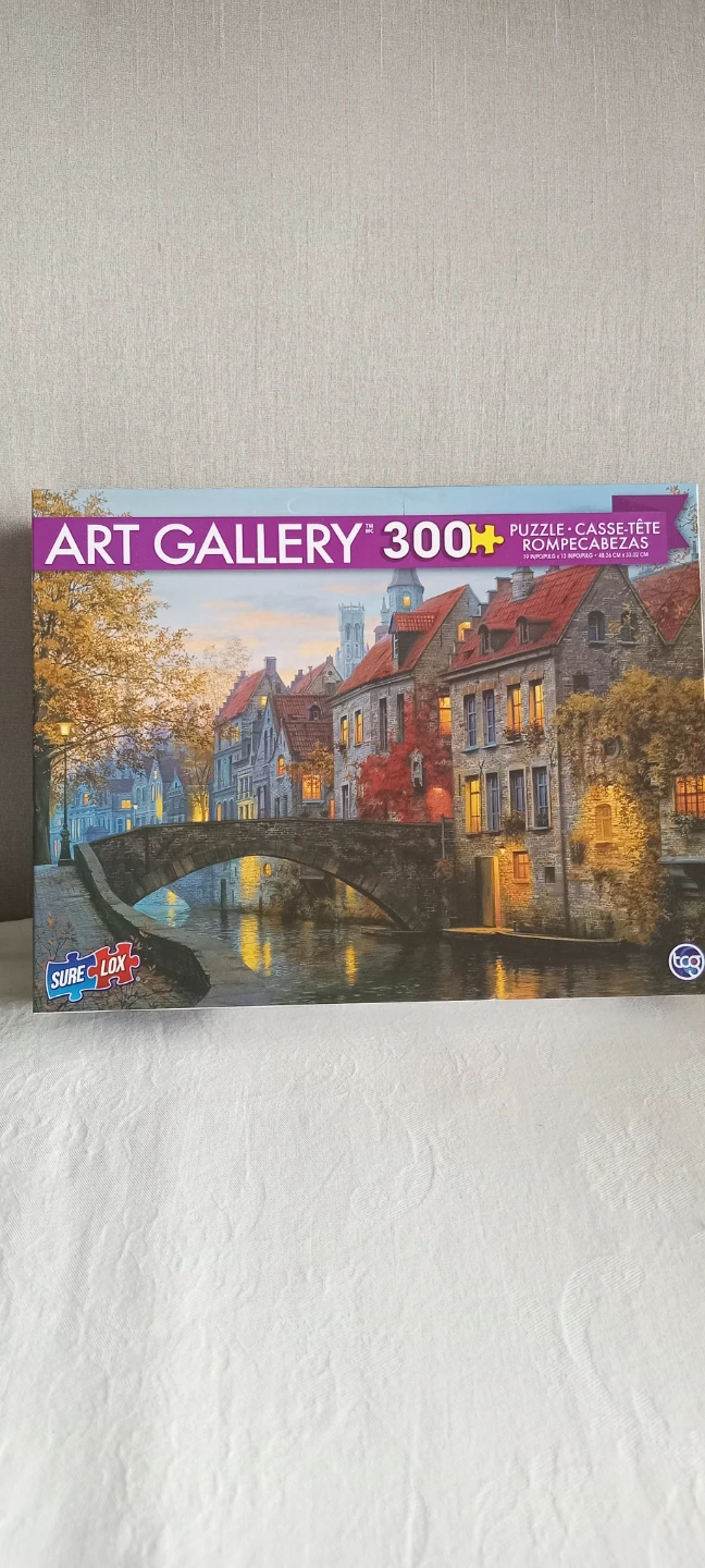 Art Gallery 300+ Piece Puzzle