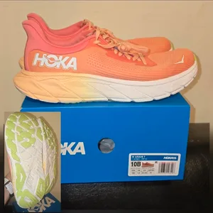 Hoka Arahi 7 Women's Running Shoes Size 10B
