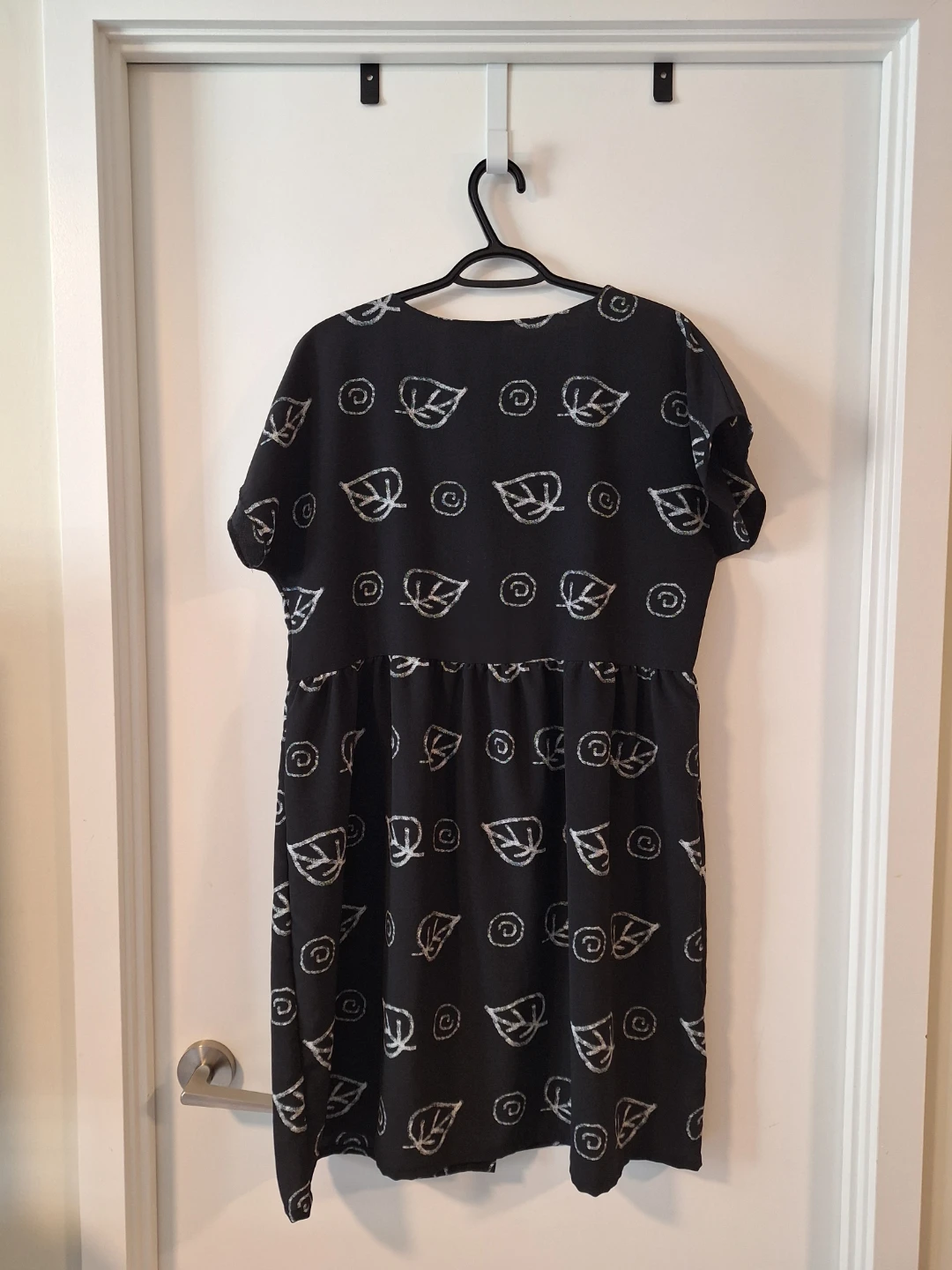 Jessica Black Leaf Print Button-Up Dress Size 16 - photo 3