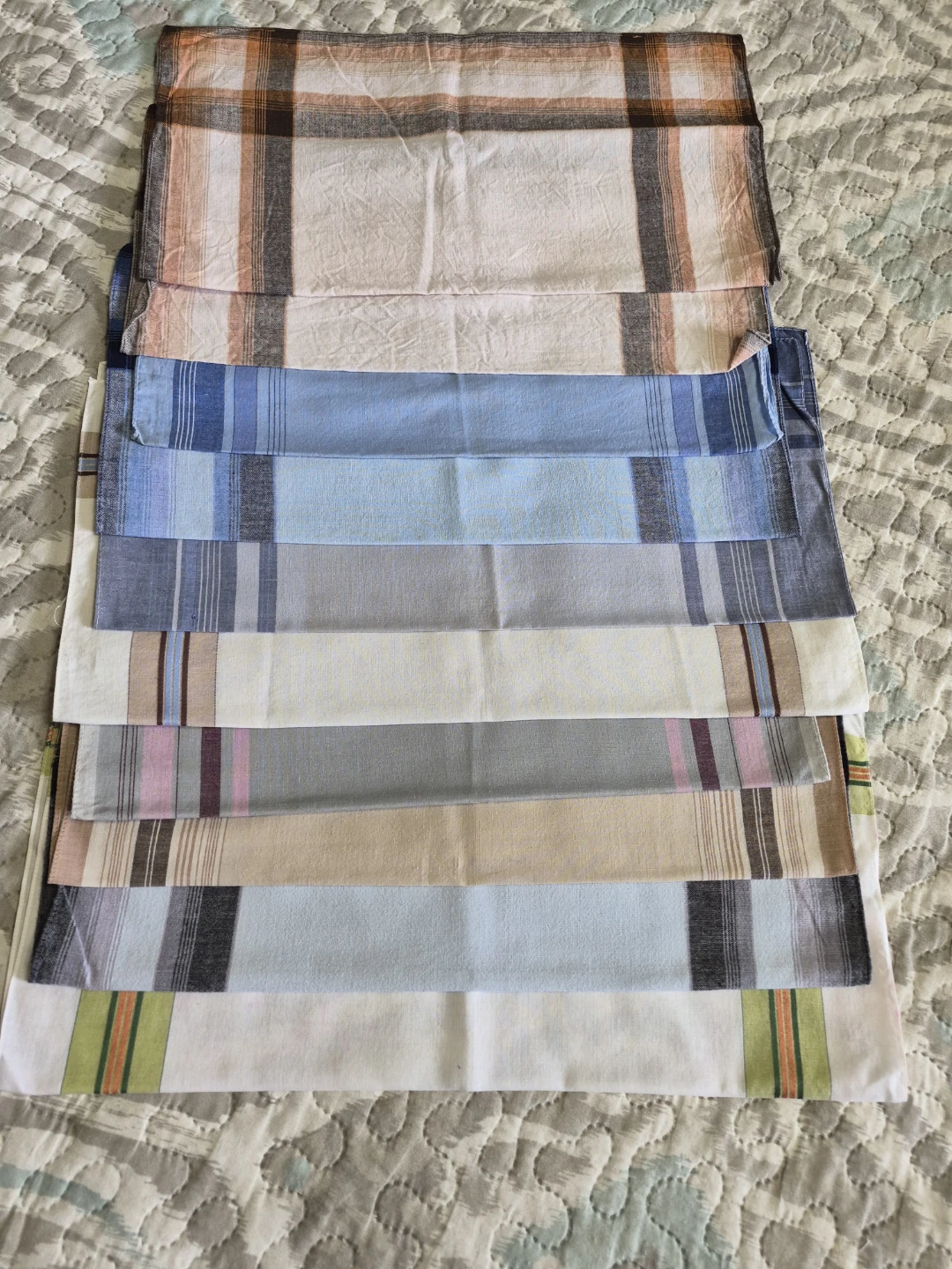 Lot of 11 Linen Hankies Nakpins etc - photo 3