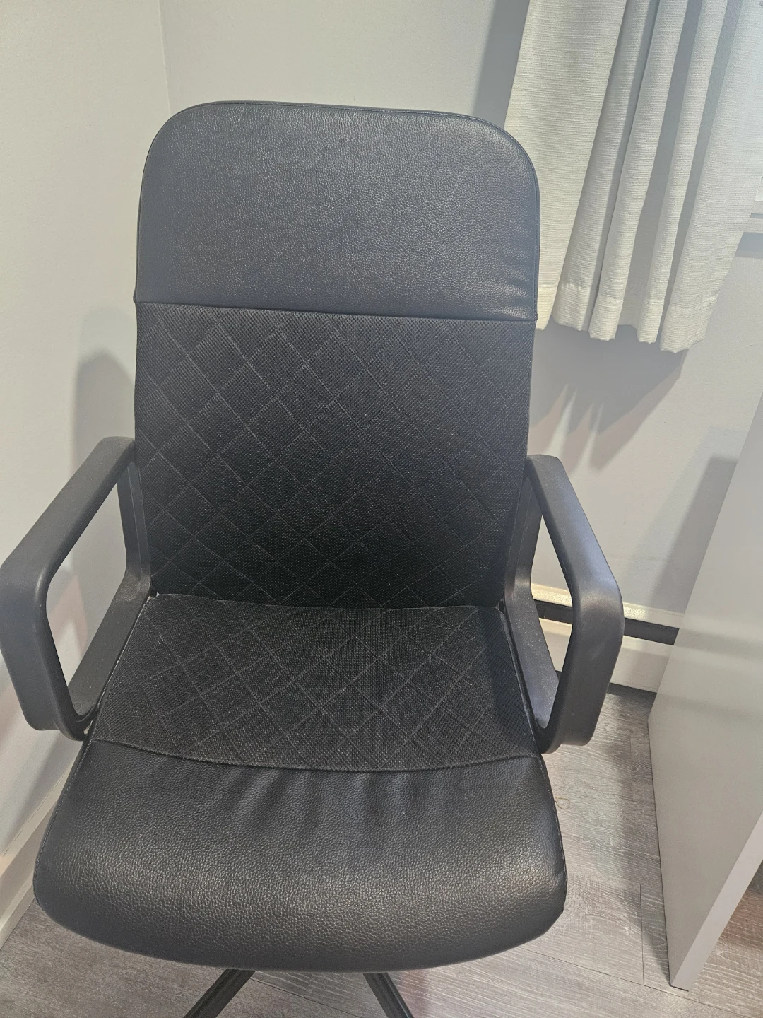 Black Office Chair – Good Condition – $15 - photo 2
