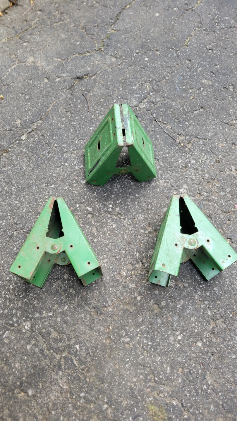John Deere Green Metal Brackets (Set of 3)