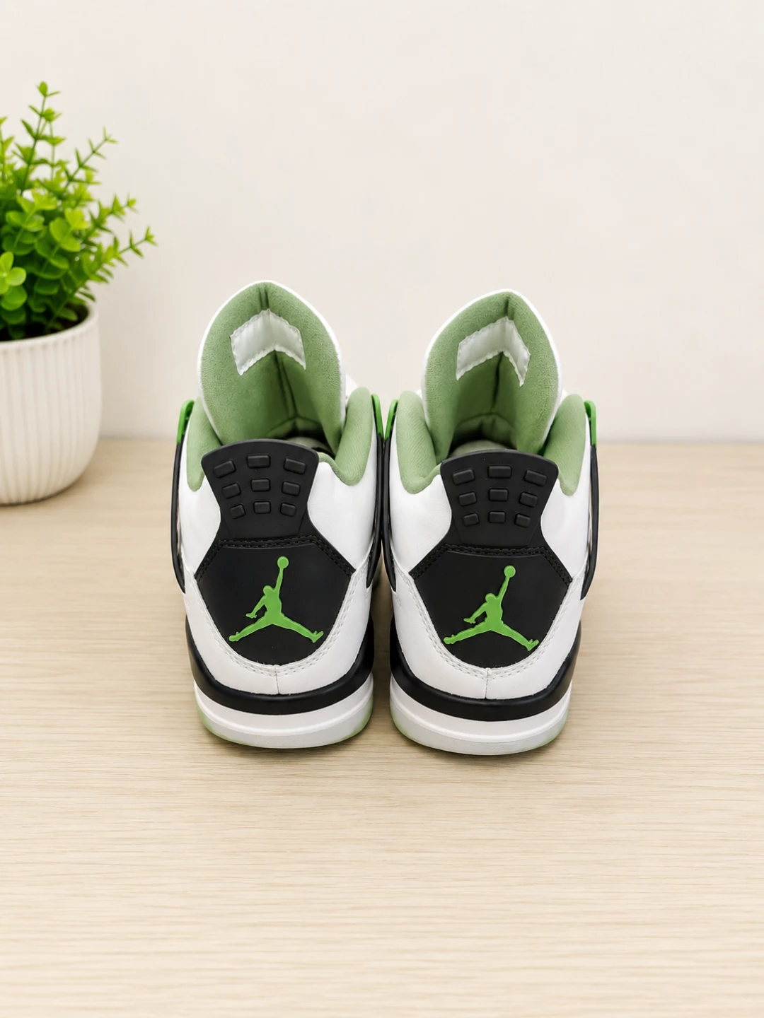 Air Jordan 4 Retro White Green - photo 3