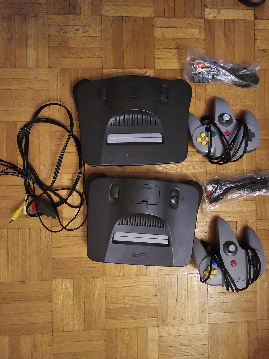 Nintendo 64 (N64) Consoles with Original Controllers $80 each - photo 2