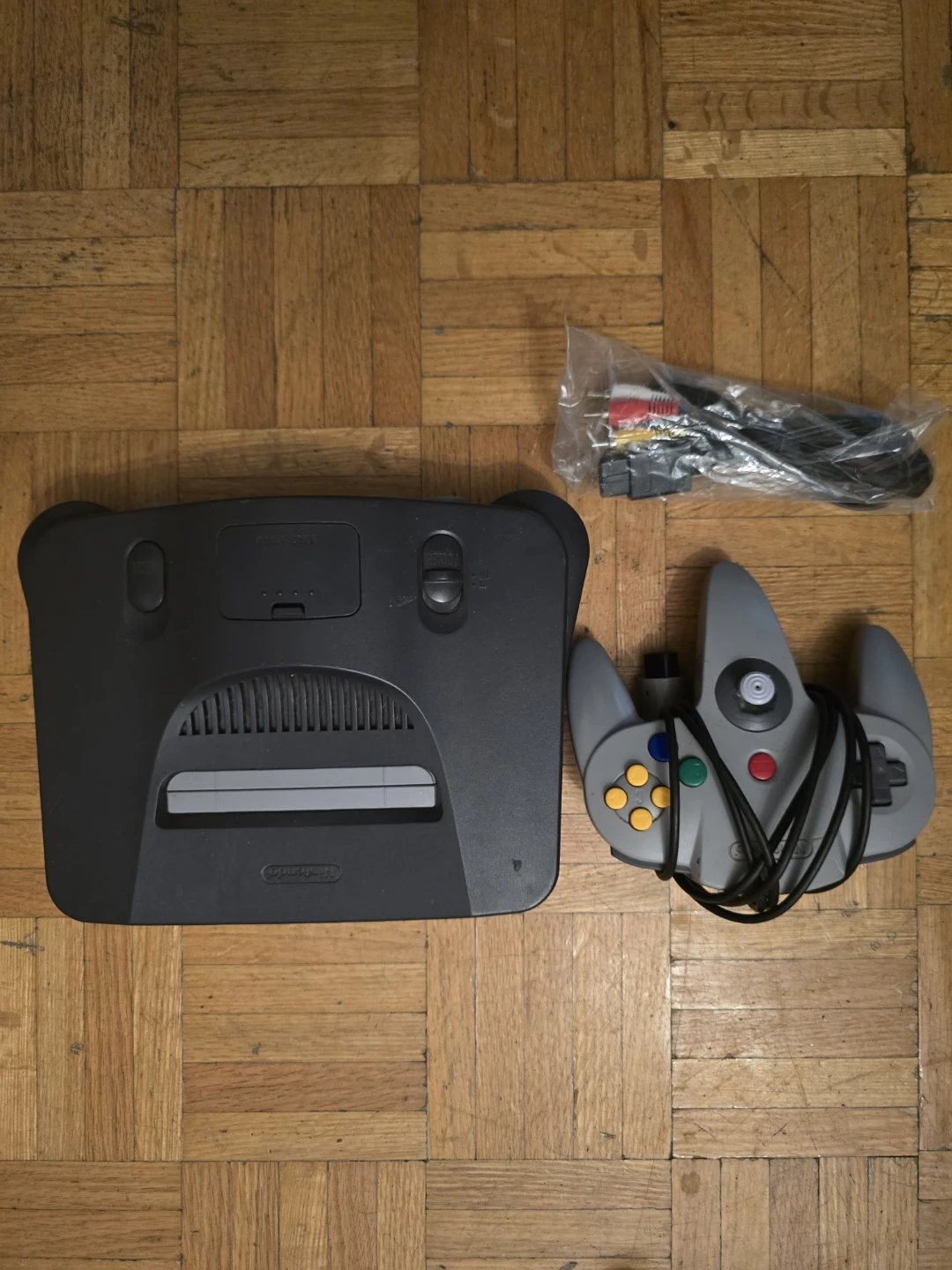 Nintendo 64 (N64) Consoles with Original Controllers $80 each - photo 4