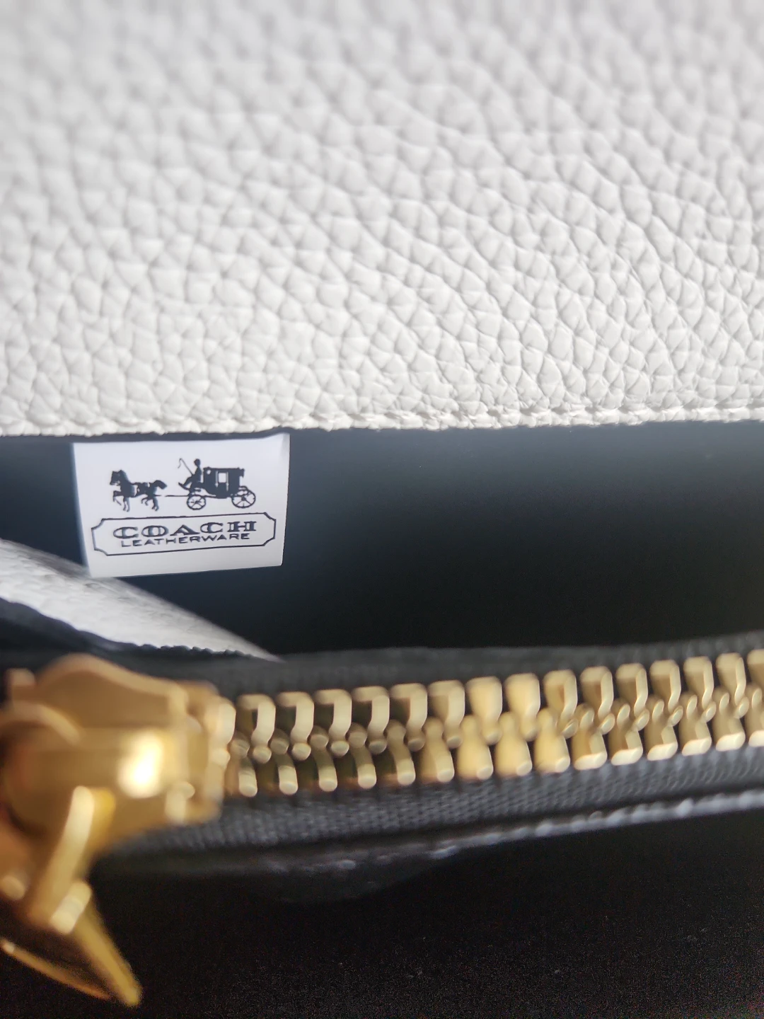 Coach Leather Shoulder Bag - photo 4