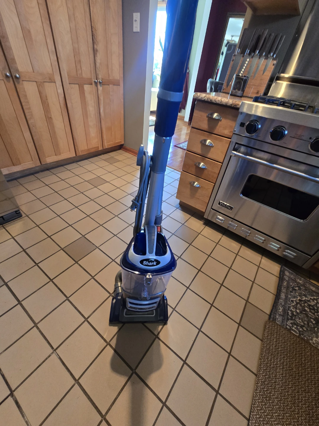 Shark Navigator Lift-Away Deluxe Vacuum Cleaner - photo 3
