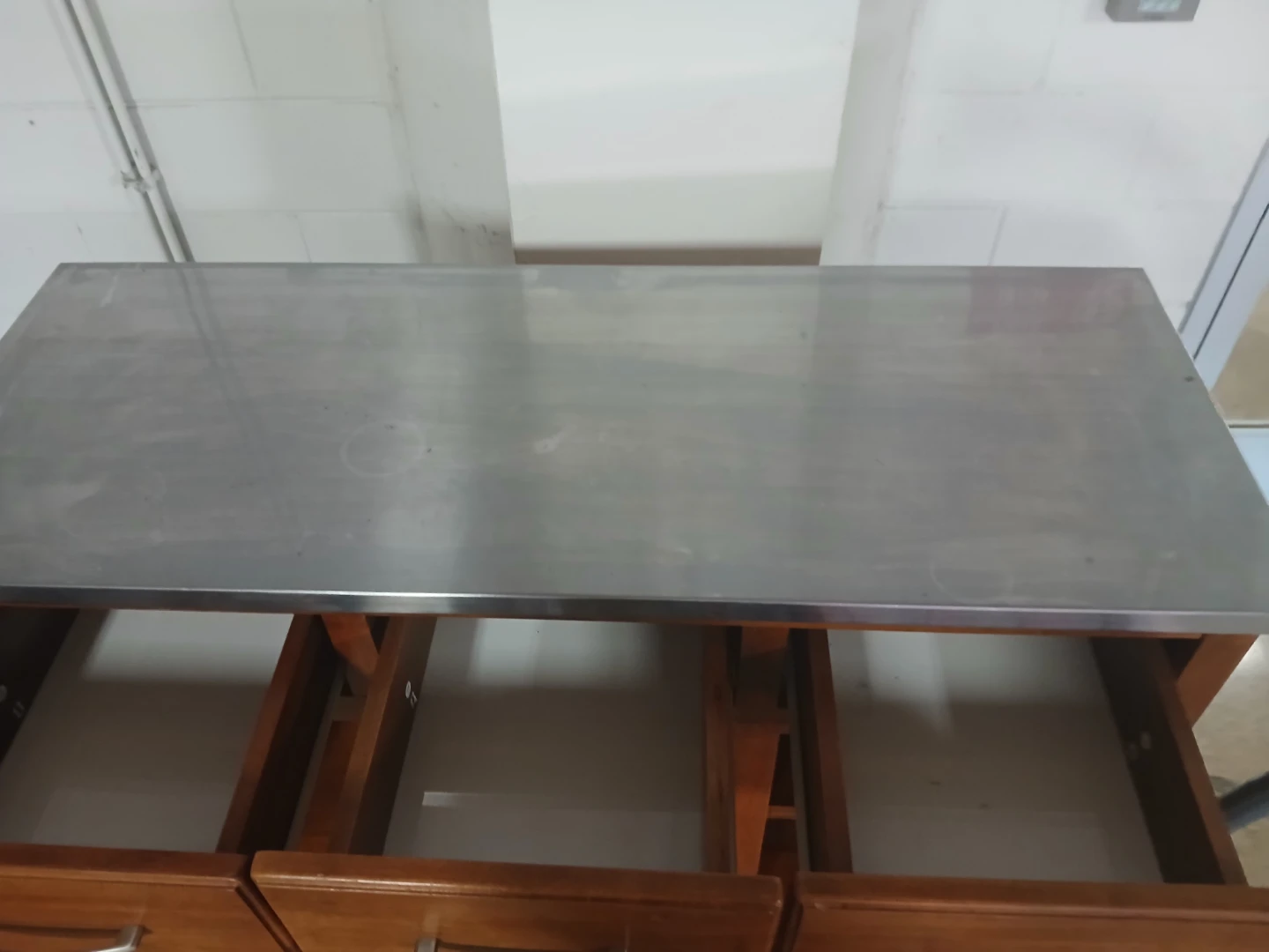 Kitchen cavinet whit stailes steel top - photo 4