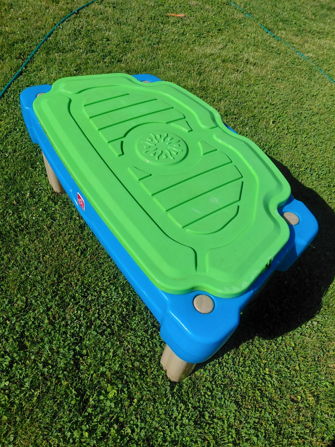 WATER SAND TABLE