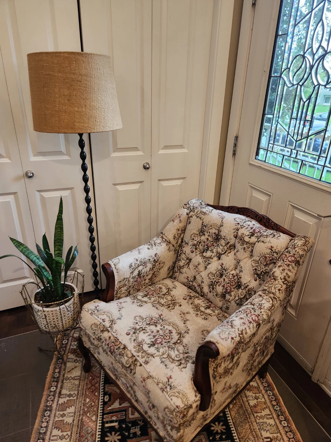 Vintage gorgeous tapestry chair in EXCELLENT CONDITION - photo 5