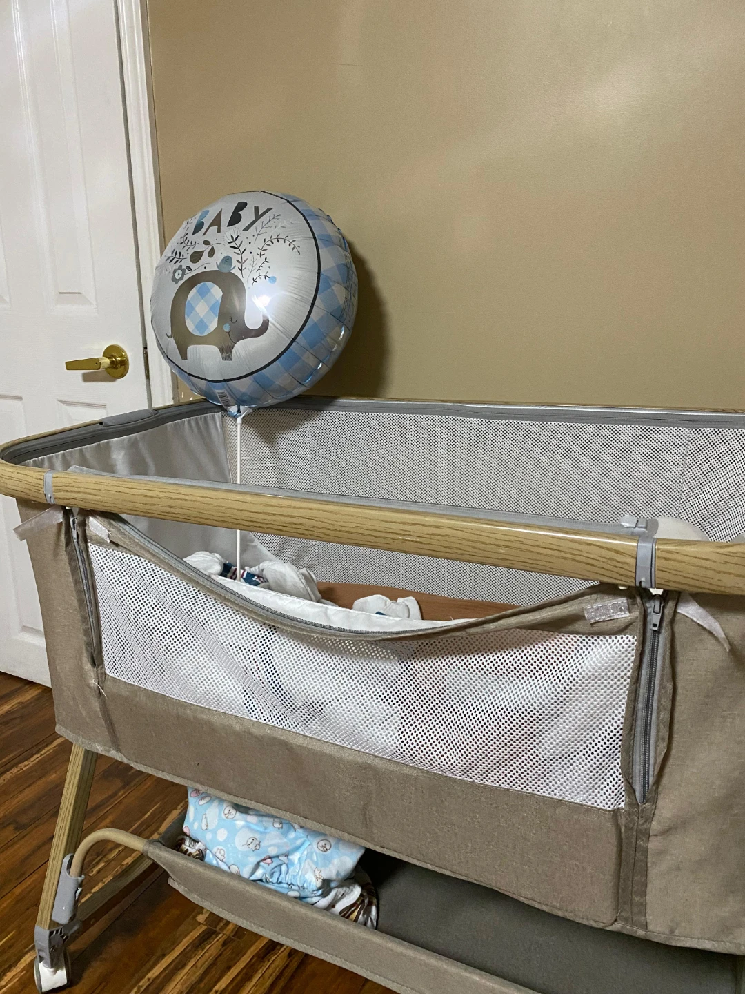 Baby Bassinet with Elephant Balloon - photo 2