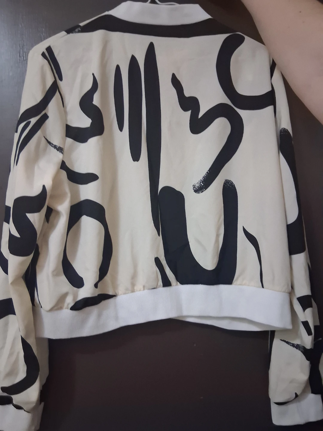 Cream and Black Abstract Print Cropped Jacket - photo 3