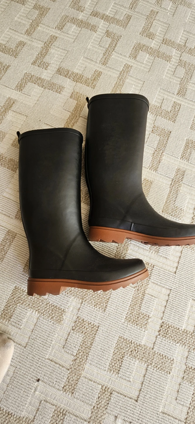 Black Rubber Rain Boots