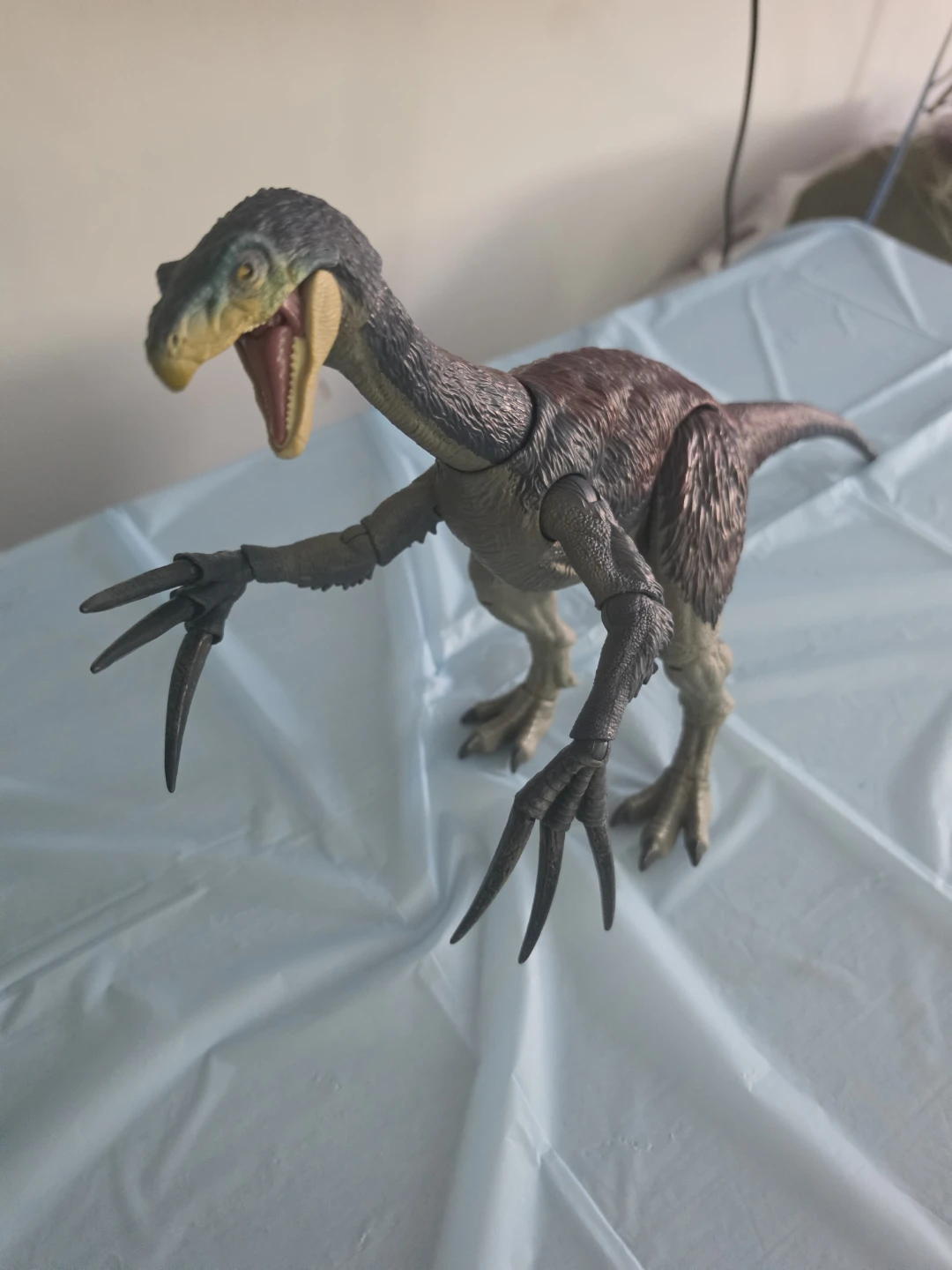 Jurassic World Therizinosaurus Dinosaur Action Figure