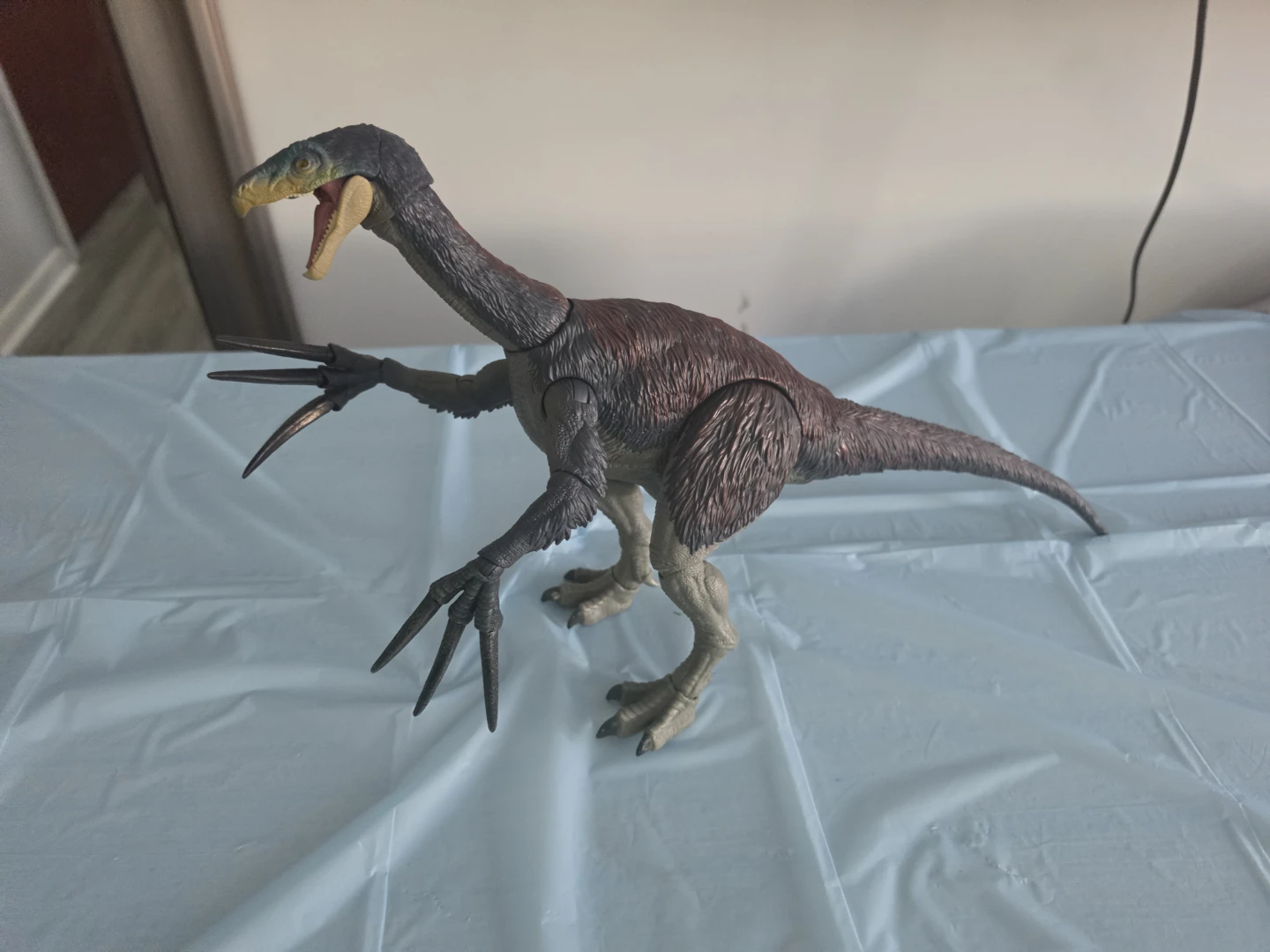 Jurassic World Therizinosaurus Dinosaur Action Figure - photo 3
