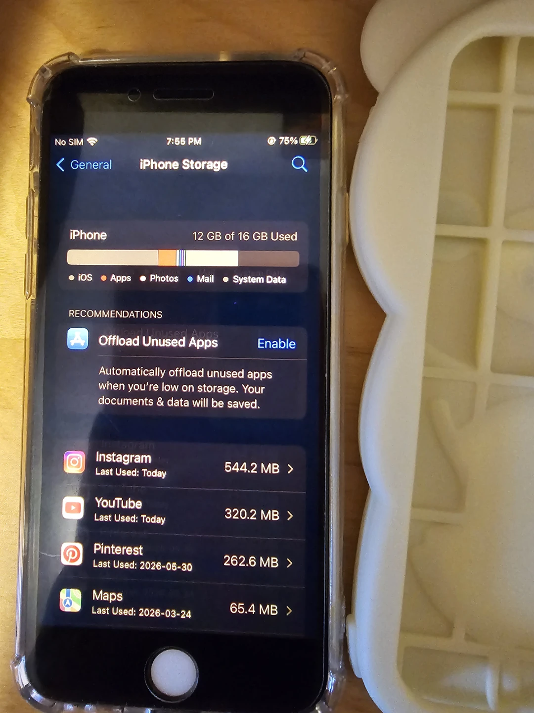 Iphone 6s 16 GB, comes with the cases! - photo 3