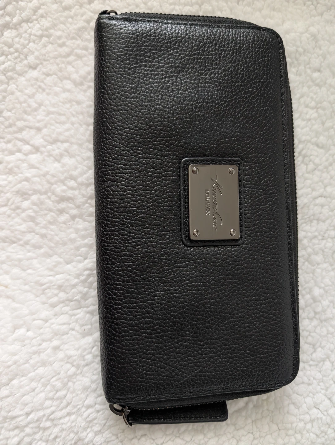 Kenneth Cole Black Leather Zip Around Wallet