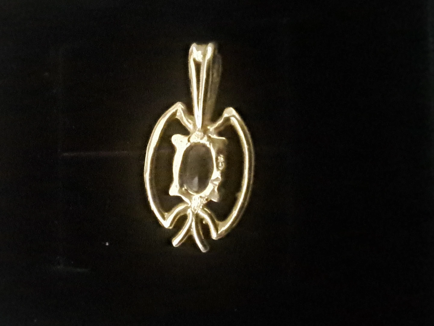 10k Gold pendant w/ garnet - photo 2