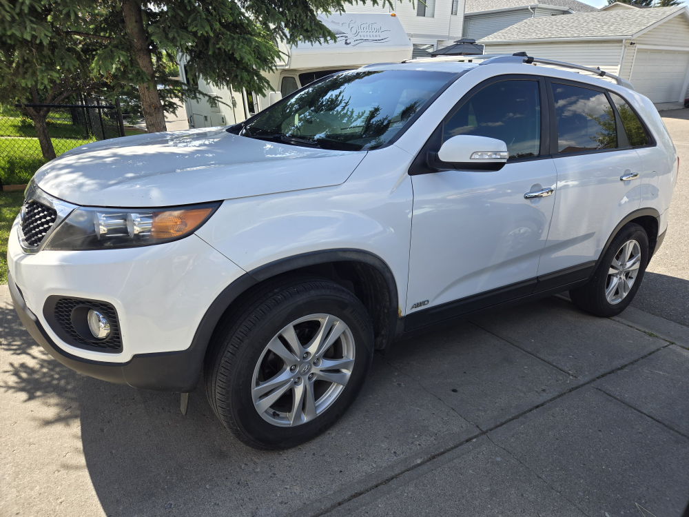 White 2012 Kia Sorento