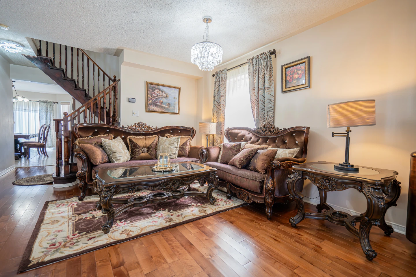 Luxury Chesterfield Sofa Set