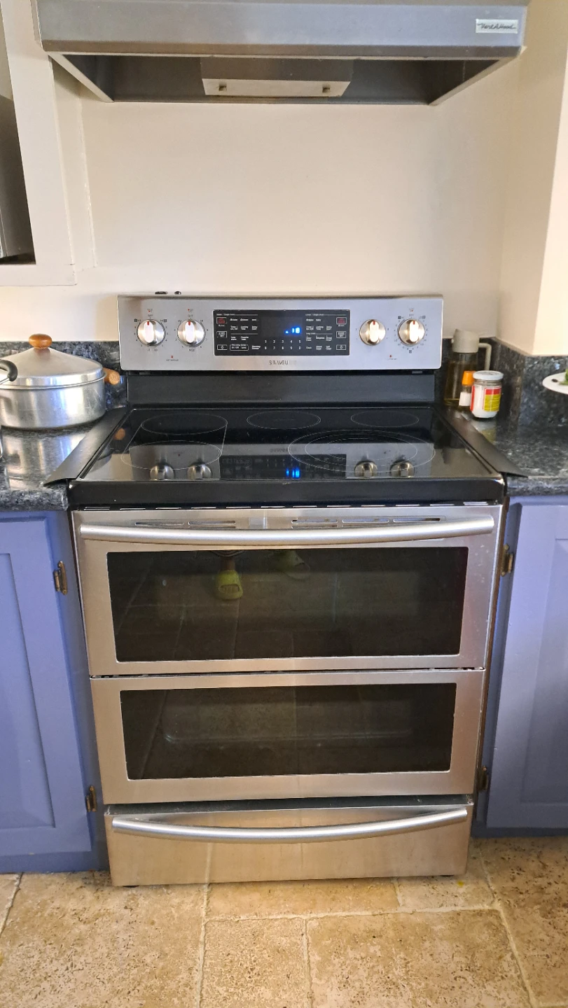 Samsung Electric Range with Double Oven