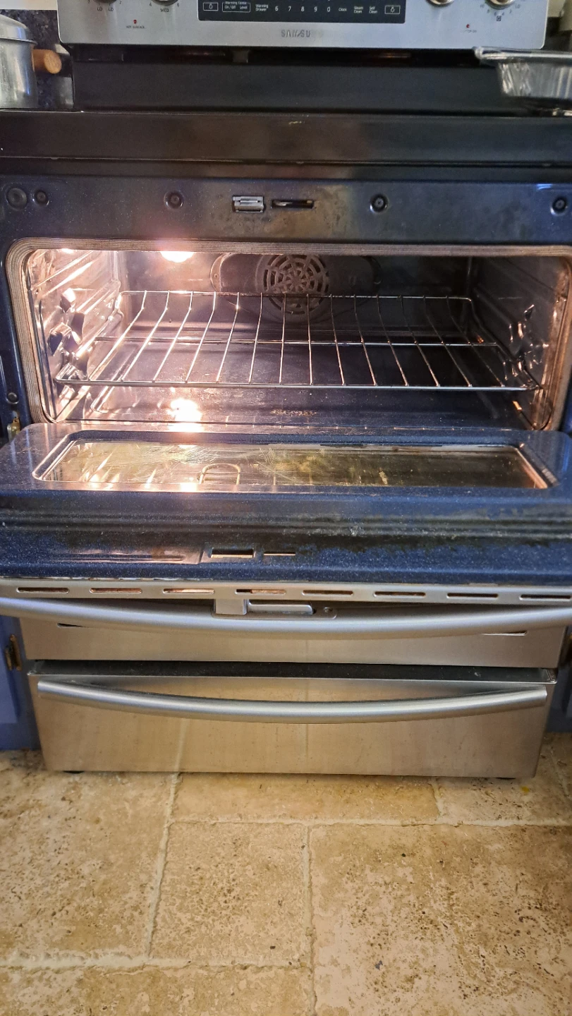Samsung Electric Range with Double Oven - photo 3