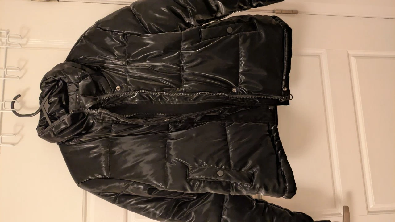 Forever 21 Black Shiny Puffer Jacket - photo 3