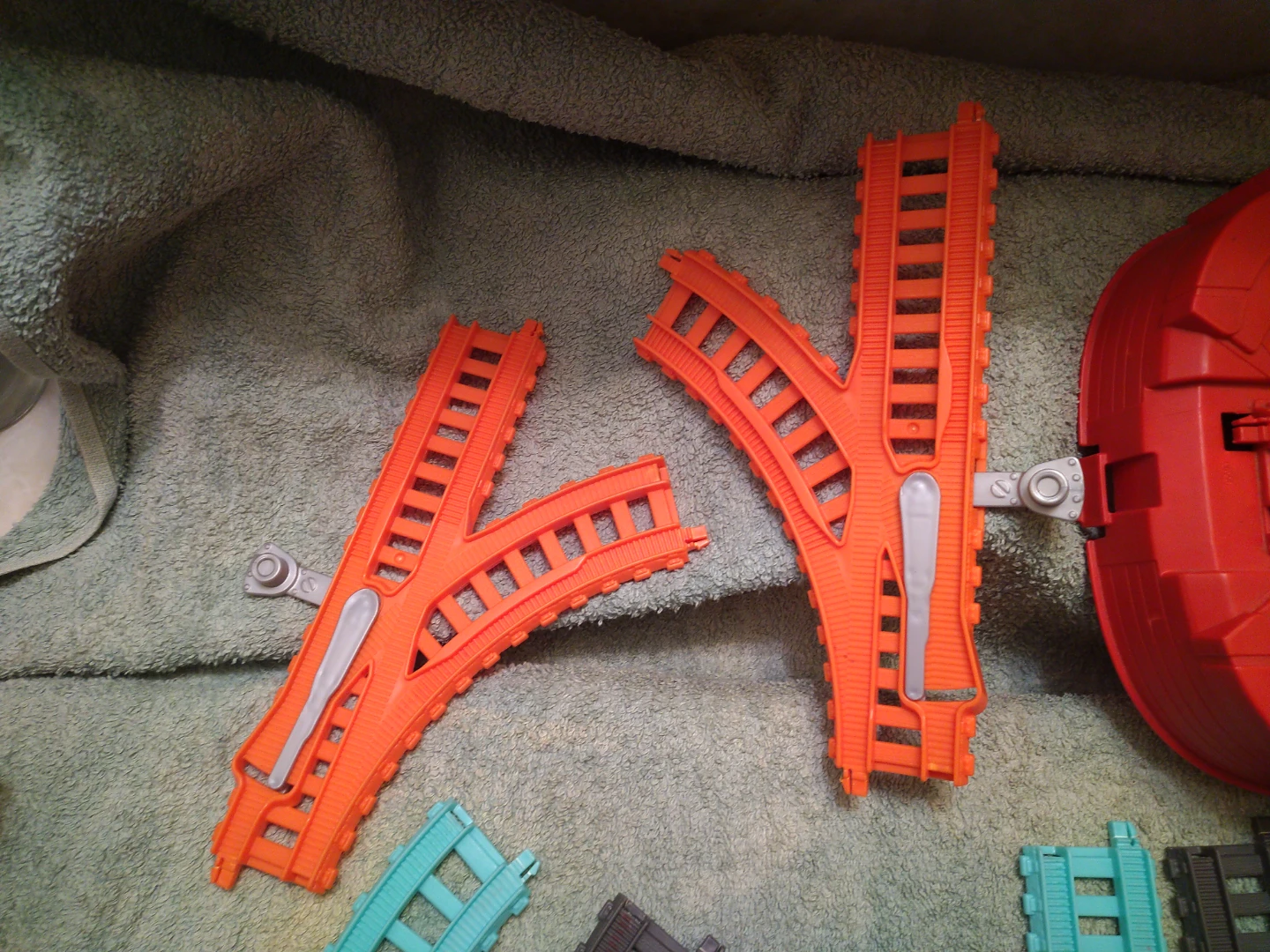 Thomas the train engine the accessories and track - photo 2