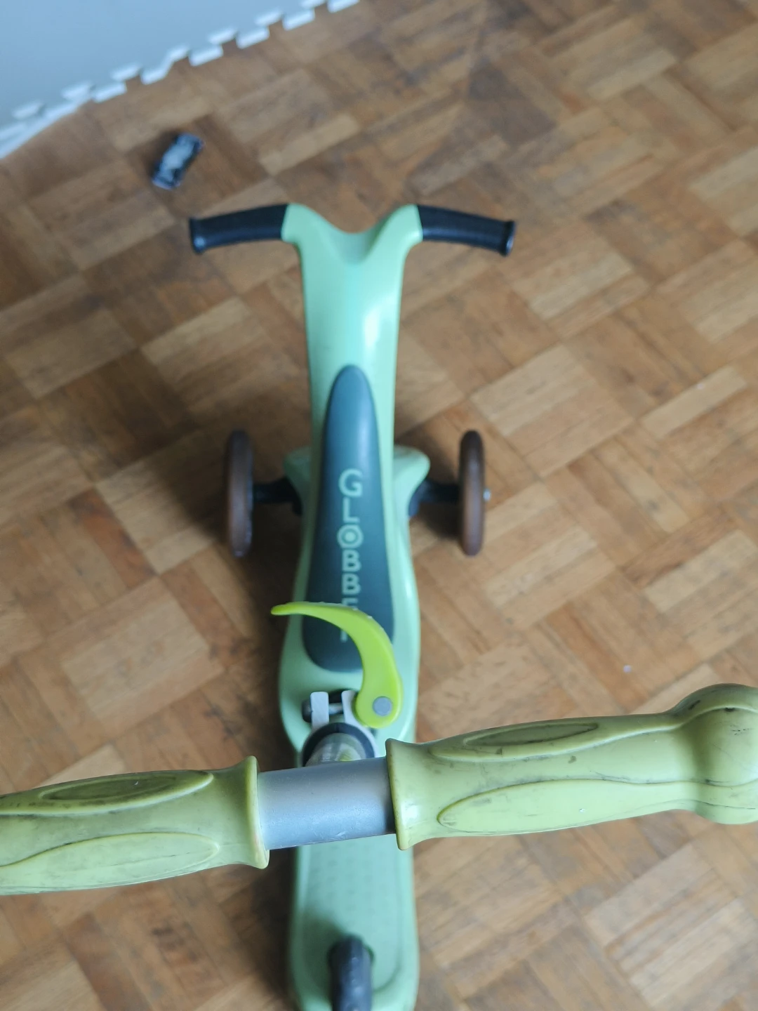 Globber Green 3-Wheel Scooter - photo 2
