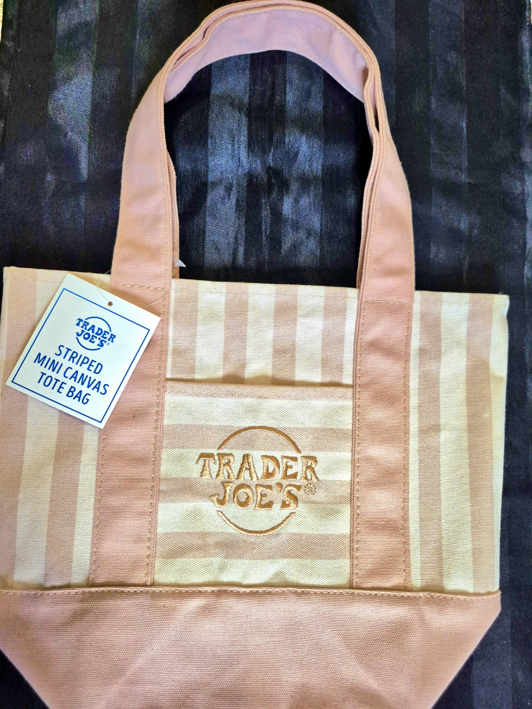 Viral Trader Joe's Striped Totes: Selling fast ⚽ - photo 4