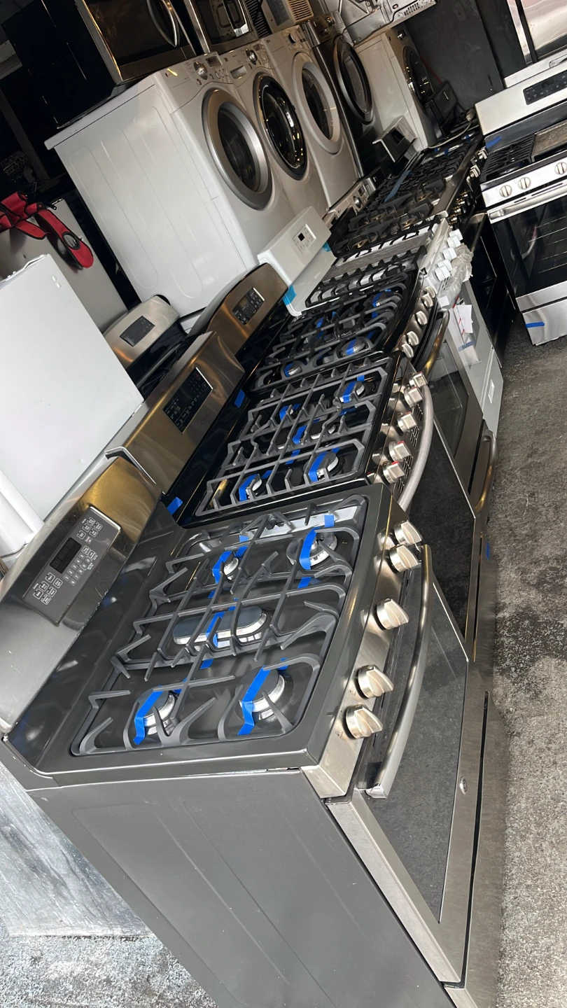 Samsung Gas Range - photo 4