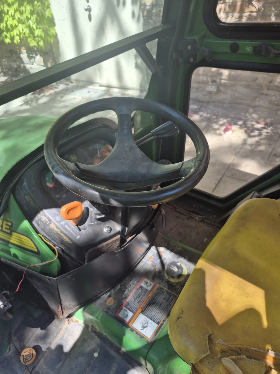 John Deere X595 Lawn Tractor with SnowEx Spreader - photo 3