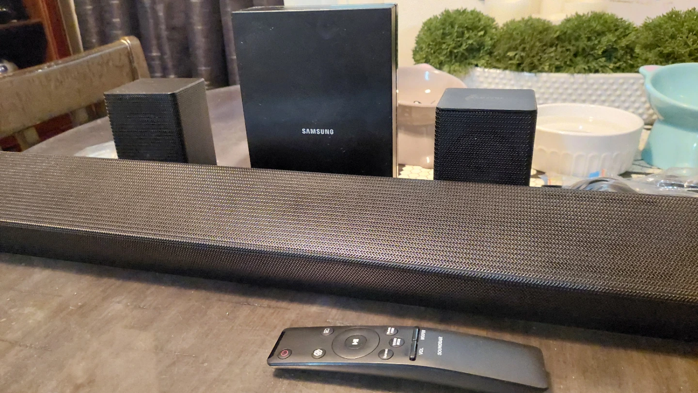 Samsung Soundbar with Wireless Subwoofer and Remote - photo 2