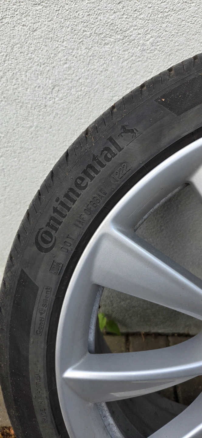Original Tesla model 3 19" rim 235/40 Continental Tire Set of 4 - photo 2