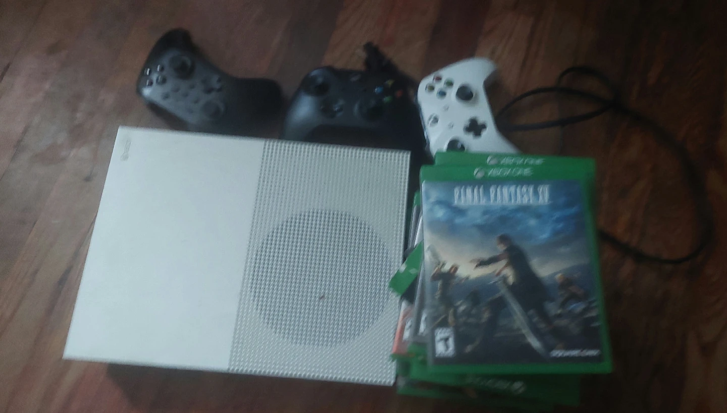 Xbox One Console with 3 Controllers and Games - photo 4