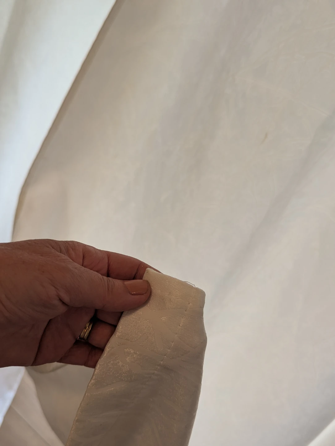 White textured curtains - photo 3