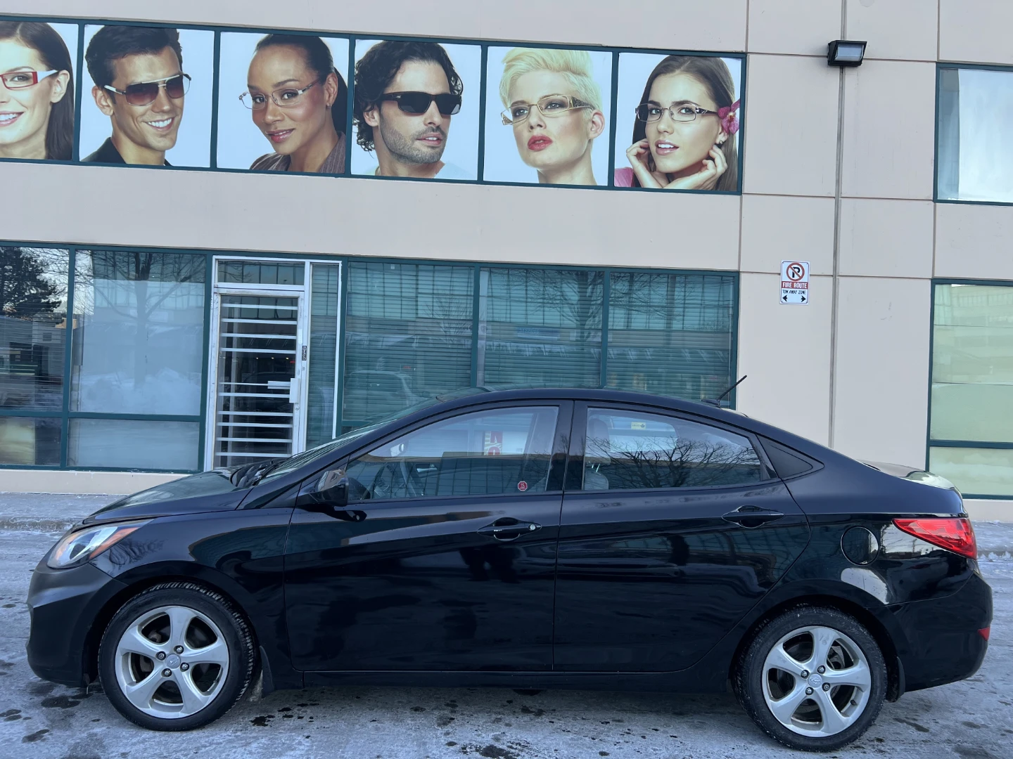 2012 Hyundai Accent Gls - Auto | 192,500 KM | Black - photo 5