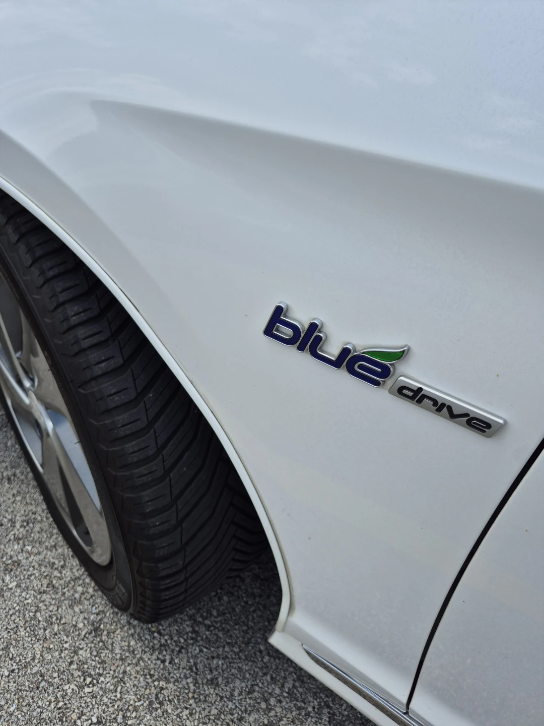 Car - photo 2