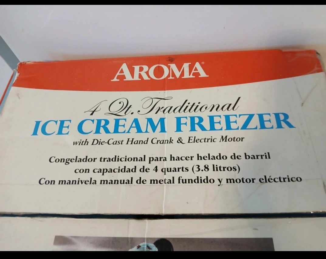 Aroma 4 Qt. Ice Cream Freezer w/Hand Crank & Electric Motor. - photo 3