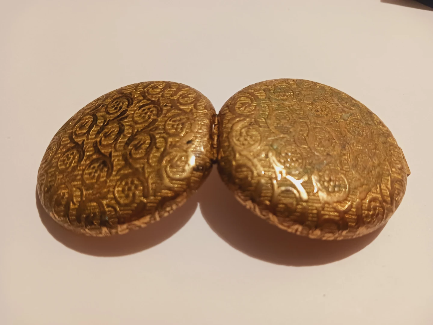 Gorgeous Vintage Gold Tone Compact Mirror - photo 4